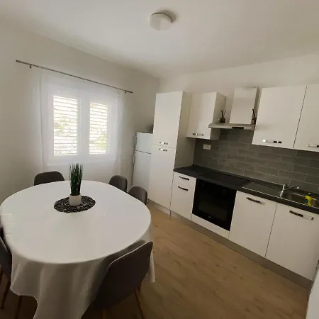 Apartament Sandra, 22, Duboka, Klek