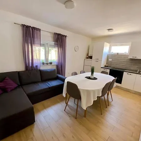 Apartament Sandra, 22, Duboka, Klek