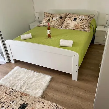 Sandra, 22, Duboka, Klek * Duboka