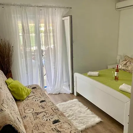 Sandra, 22, Duboka, Klek * Duboka