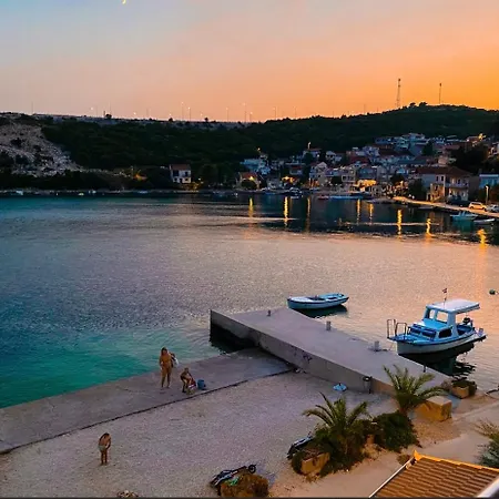 Sandra, 22, Duboka, Klek דירה *