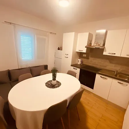 Apartament Sandra, 22, Duboka, Klek