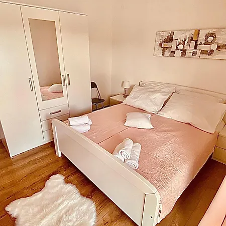 Sandra, 22, Duboka, Klek Apartament