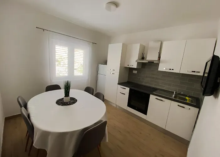 Daire Sandra, 22, Duboka, Klek