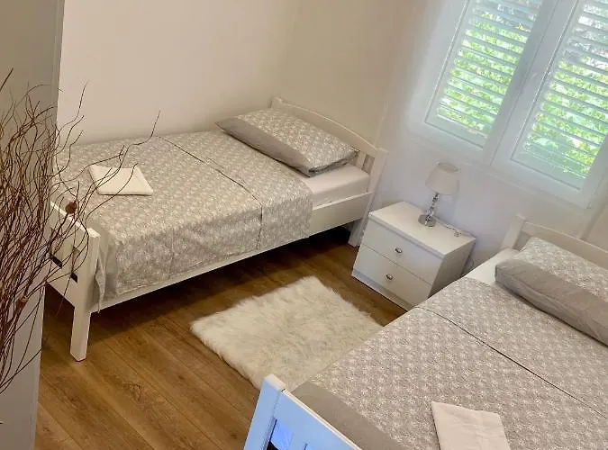 Sandra, 22, Duboka, Klek Daire *