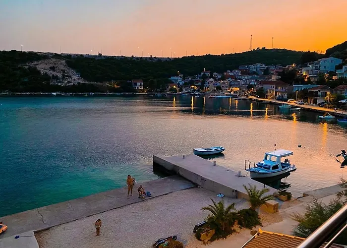 Sandra, 22, Duboka, Klek Daire *